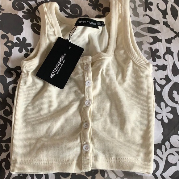 Button cropped top - Picture 2 of 2